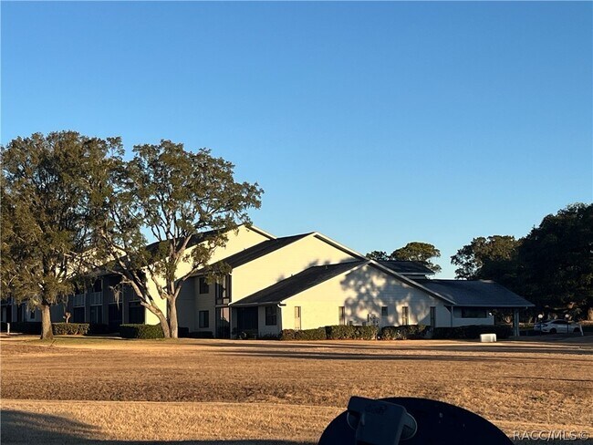 Building Photo - 715 E Hartford St