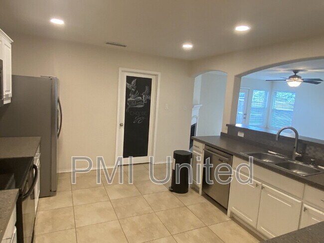 Building Photo - 3805 Oceanview Dr