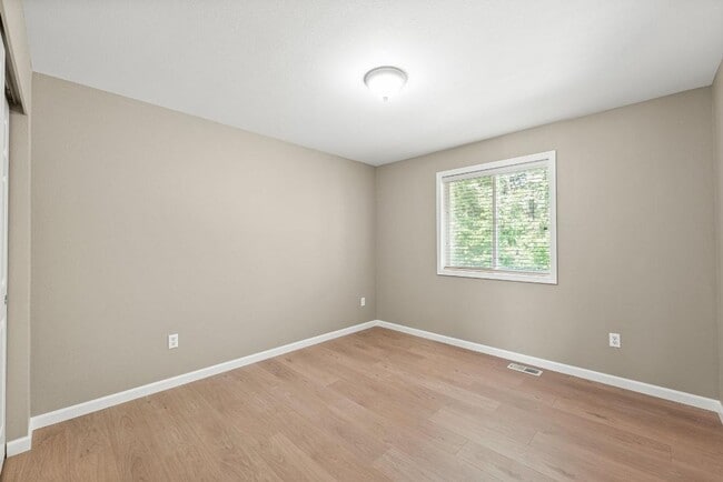 Building Photo - Spacious Sunrise Home for Rent in Puyallup...