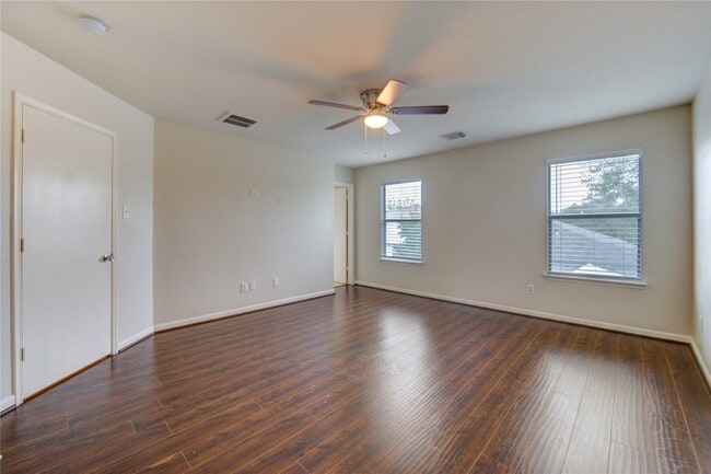 Building Photo - 15518 Miller House Ln