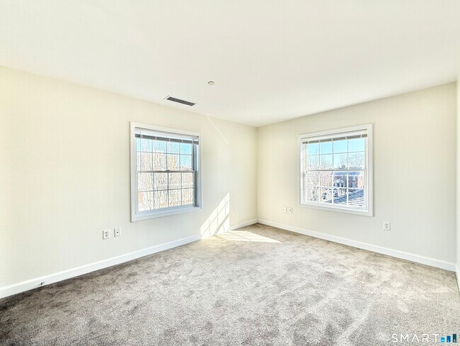 Building Photo - 54 Fairgate Dr