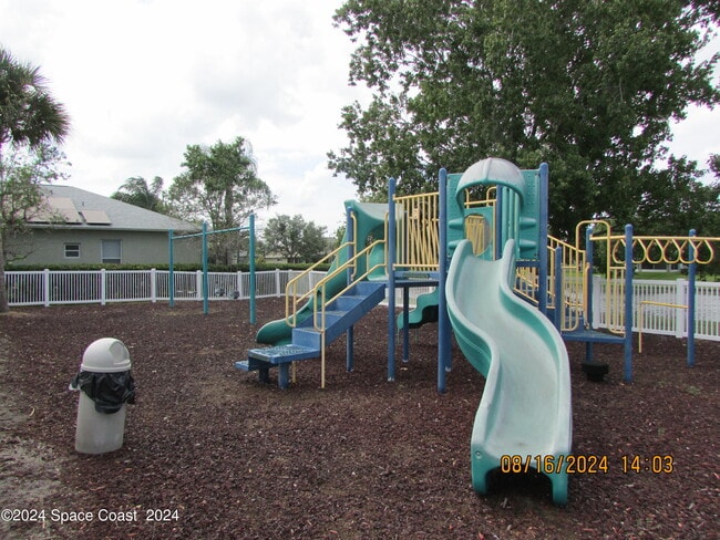 Building Photo - 1882 Woodfield Cir