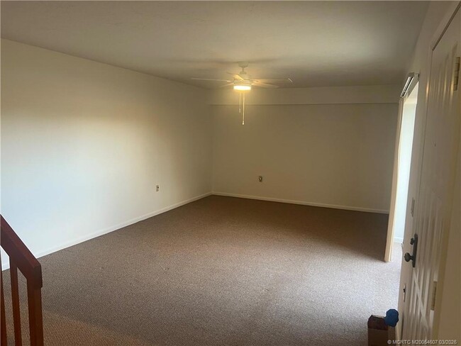 Building Photo - 3033 SW Sunset Trace Cir