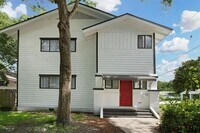 Building Photo - 1024 E Crenshaw St