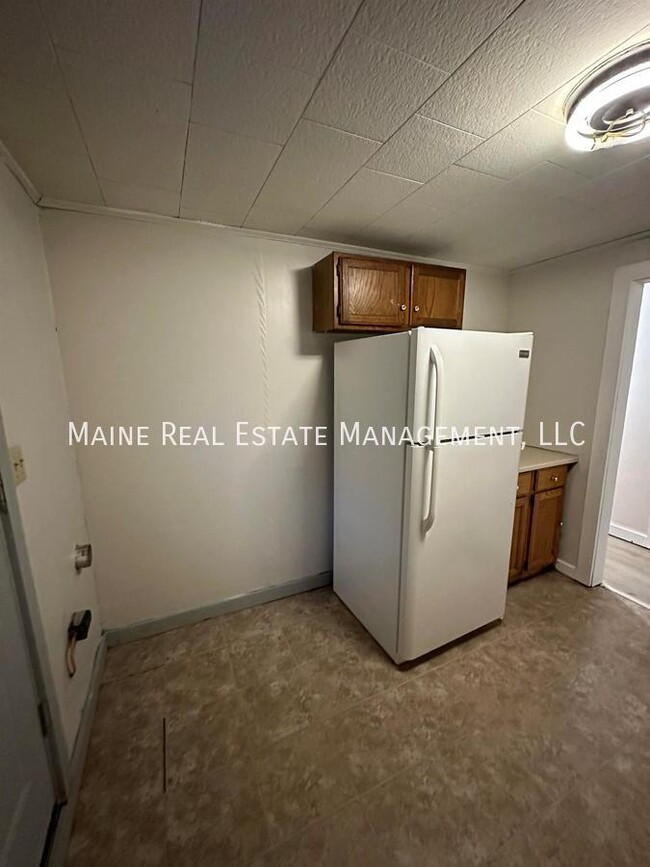 Building Photo - 171 Riverside Dr