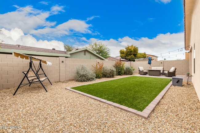 Building Photo - 2647 E Contention Mine Rd