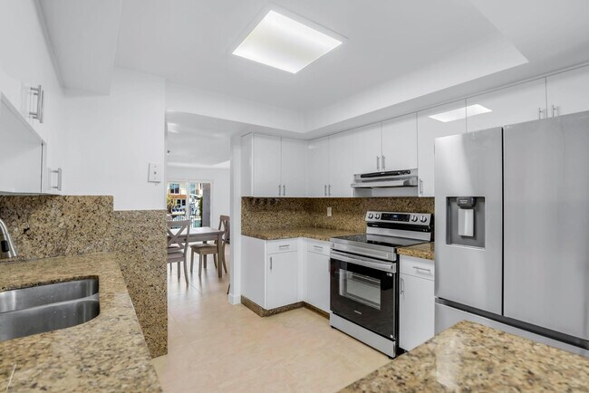 Building Photo - 3827 NE 166th St