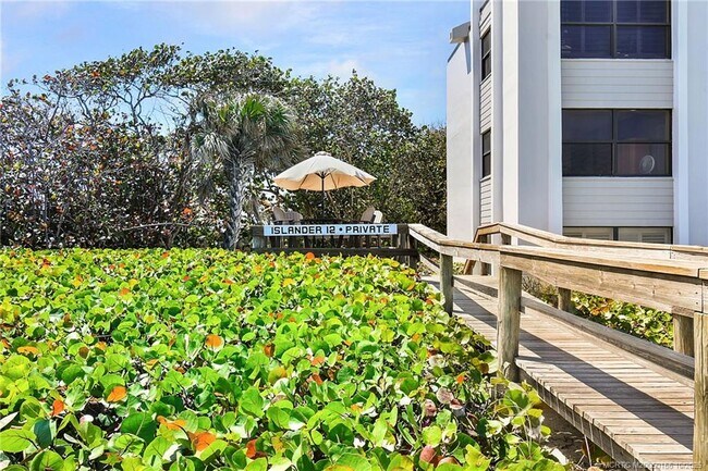 Building Photo - 1289 NE Ocean Blvd