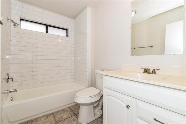 Building Photo - 3613 Dorchester Dr