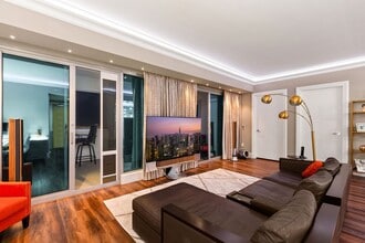 Building Photo - Sky Las Vegas 3705-City/Mtn views from thi...