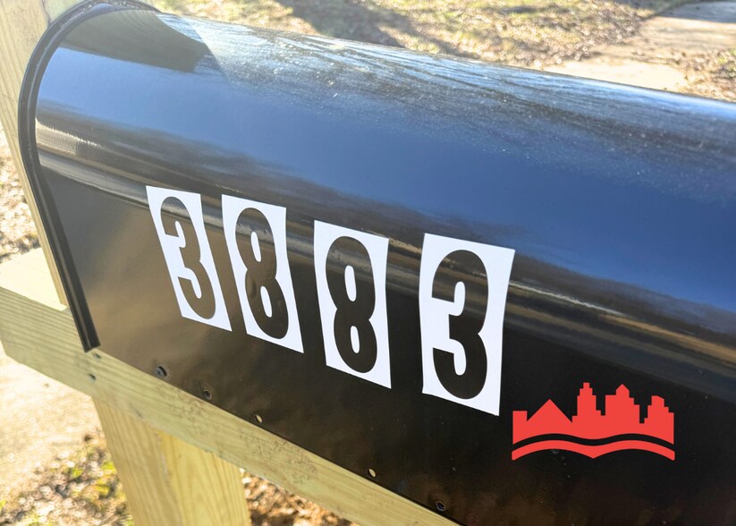 Building Photo - 3883 Drayon Cove