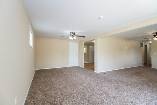 Building Photo - Stunning Brick Ranch Style Home