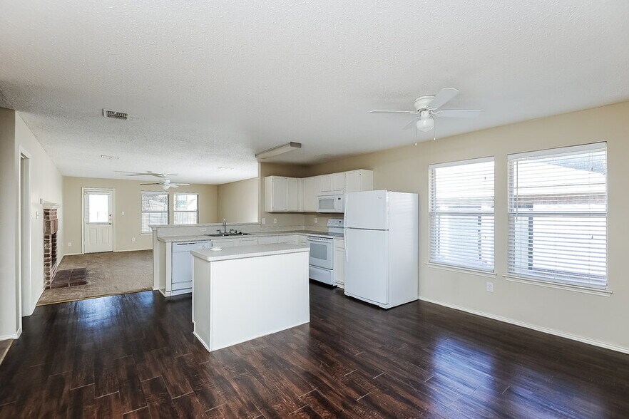 Building Photo - 6057 Arabian Ave