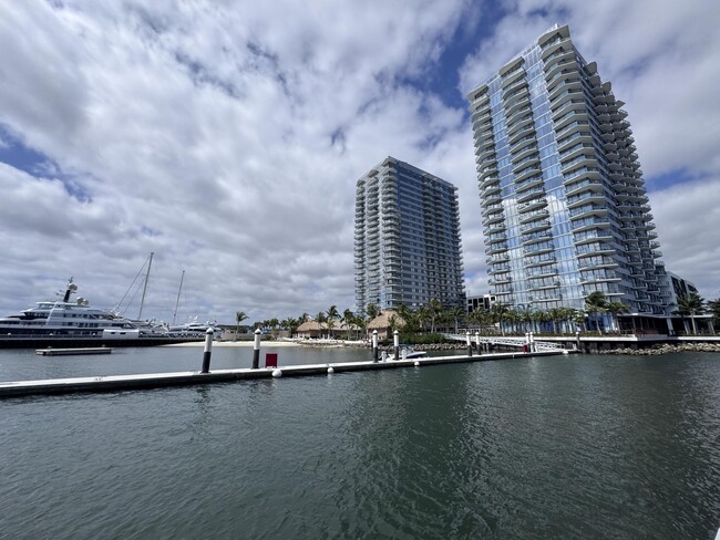 Building Photo - 4500 N Flagler Dr