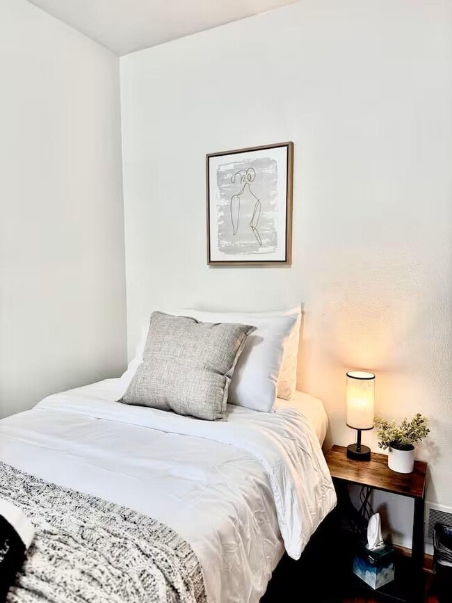 Building Photo - 1062 Glenhill Rd