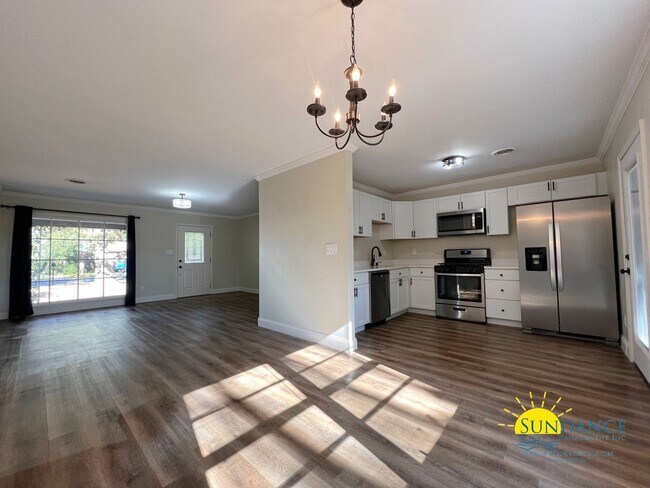 Fully renovated home with custom upgrades! - 110 Loizos Dr NW Fort ...