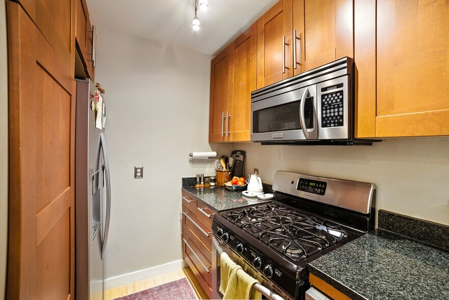 Building Photo - 3510 16th St NW