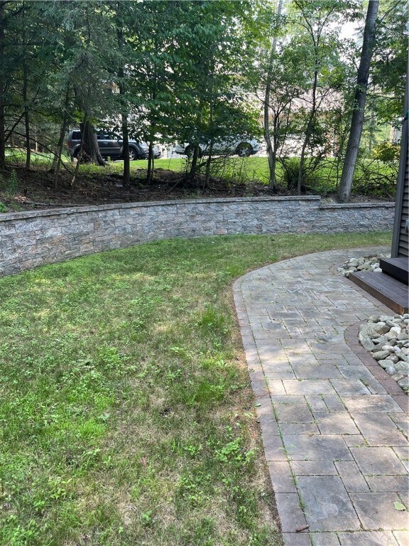 Building Photo - 48 Hemlock Ln