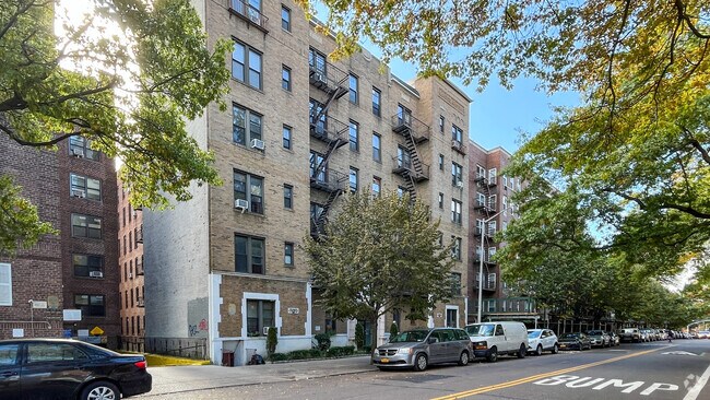 14444 Sanford Ave - Arlington Arms