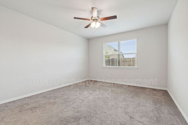 Building Photo - 1833 Meadow Trail Ln
