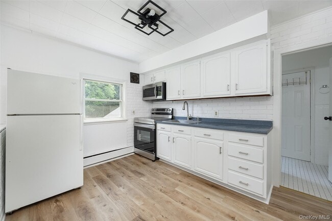 Building Photo - 216 Hobbs Ln