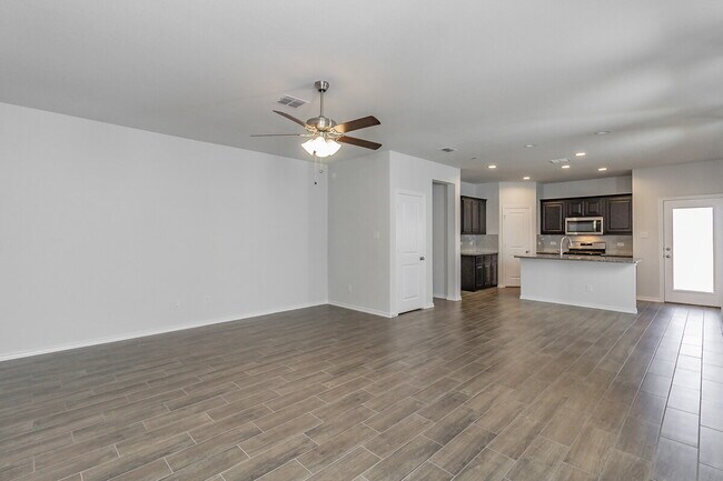Building Photo - "Beautiful 3-Bedroom 2-Bath Oasis in Forney, TX: Spacious Living!"