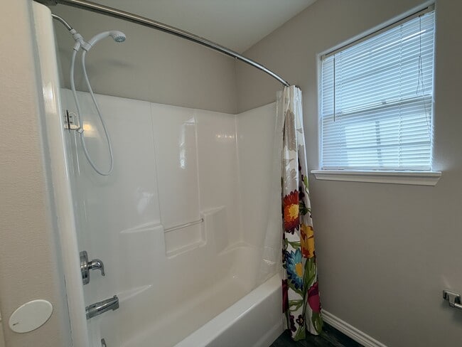 Building Photo - 103 S 4th St