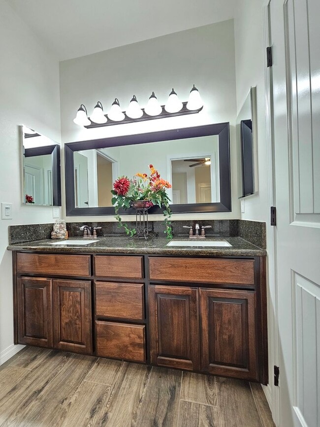 Building Photo - Dream Home 4 bed 3 bath Home!
