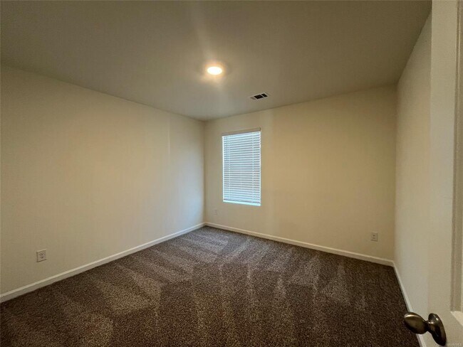 Building Photo - 3336 Meriwether Dr