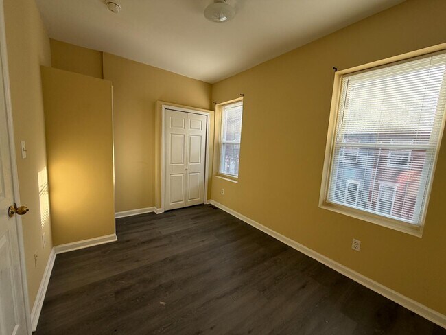 Building Photo - 1719 N Gratz St