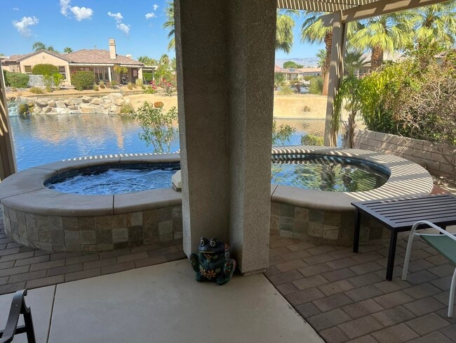 Building Photo - 59 Shoreline Dr