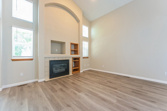 Building Photo - 17029 Hastings Ave