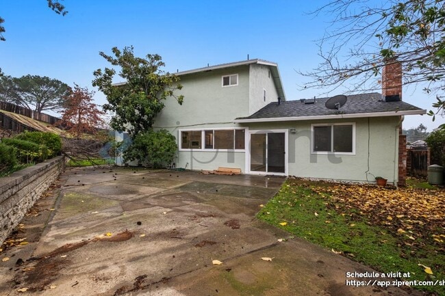 Building Photo - 60 Deerhaven Pl