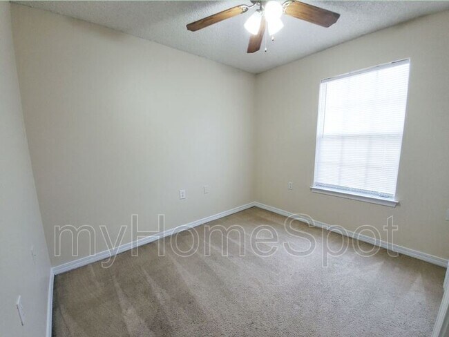 Building Photo - 9580 Cobblebrook Dr