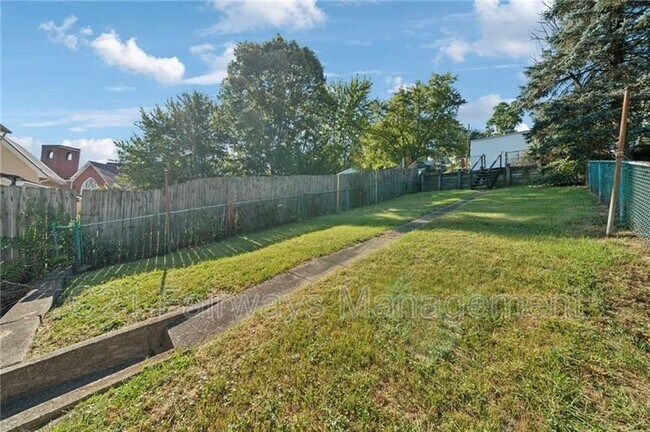 Building Photo - 1222 Rodgers St