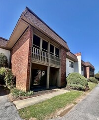 Building Photo - 427 6th Ave W