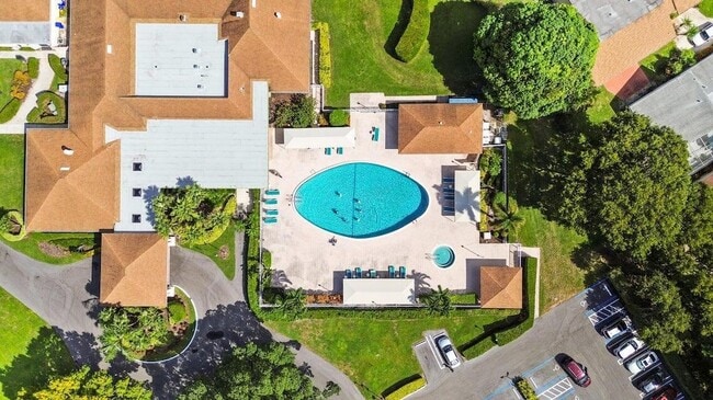 Building Photo - 2363 NW 13th Ct