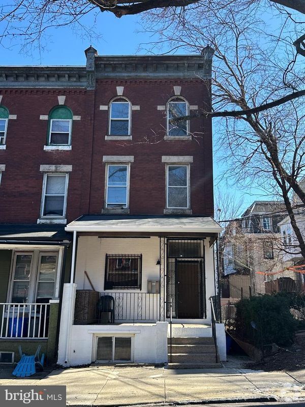 Building Photo - 262 Apsley St
