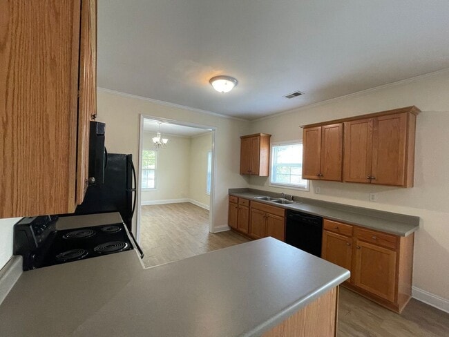 Building Photo - PRE-LEASING FOR AUGUST 9TH, 2026!