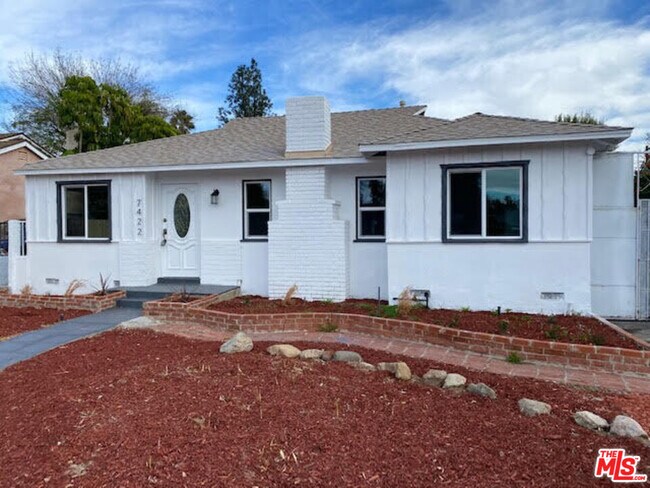 Building Photo - 7422 Milwood Ave