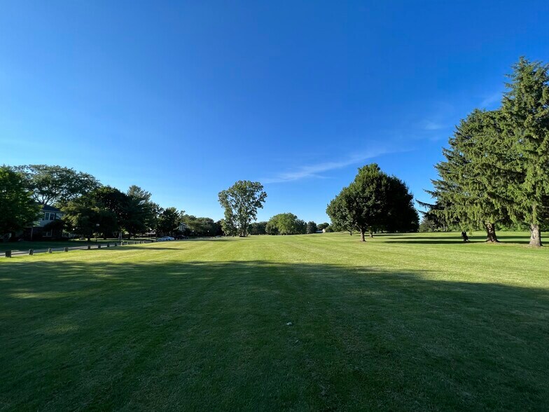 Building Photo - 3306 Alpine Dr