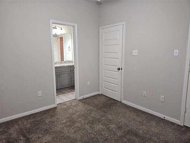 Building Photo - 4801 Wenda St