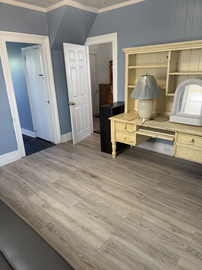 Building Photo - 44 Lee Ave