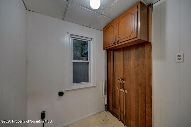 Building Photo - 819 Delaware St