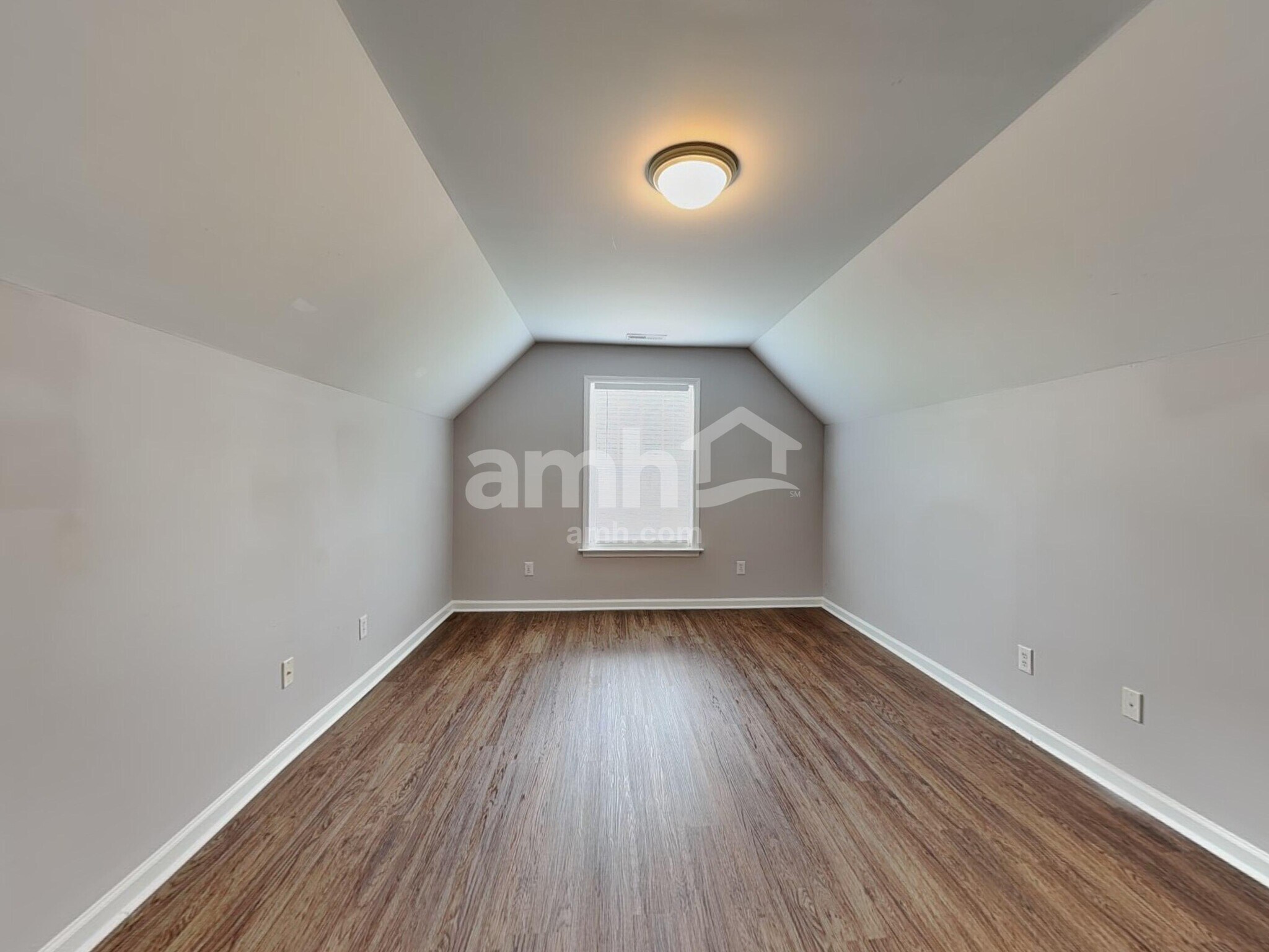 Building Photo - 321 Collinsworth Dr
