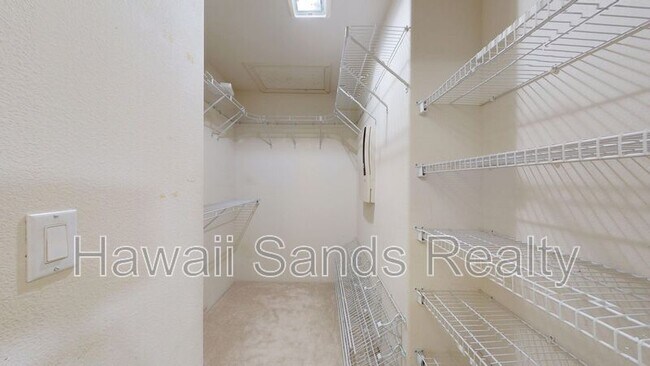 Building Photo - 520 Lunalilo Home Rd