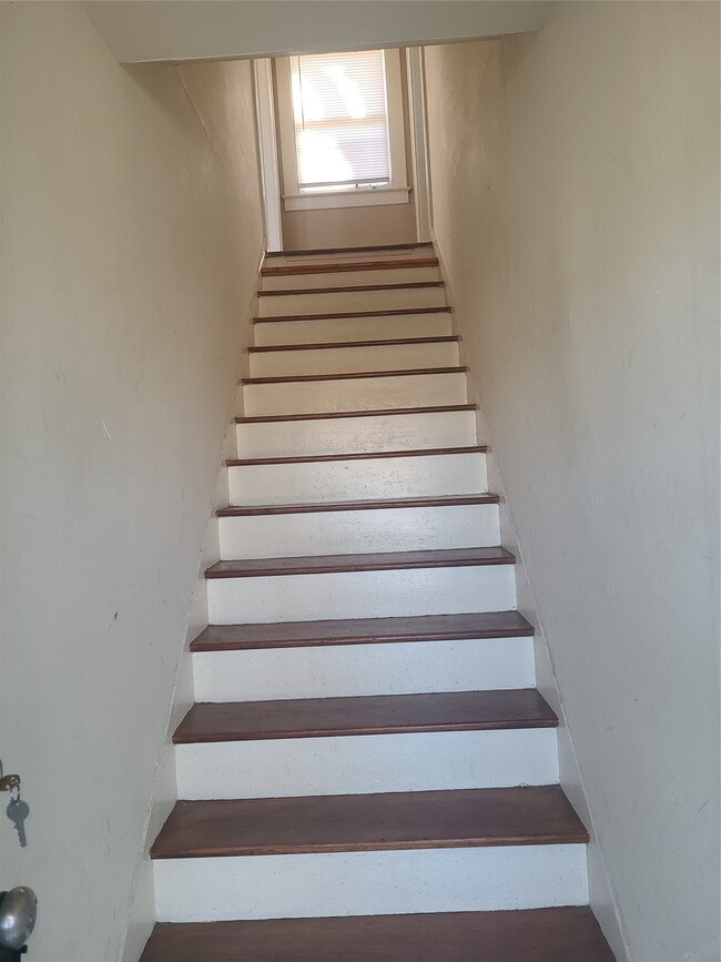 Building Photo - 1827 Fourcade St