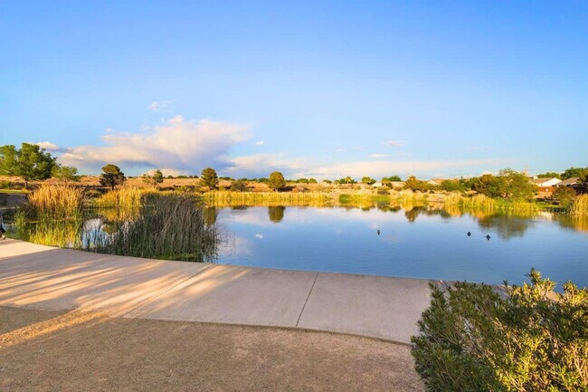 Building Photo - 1922 N Pebble Beach Dr