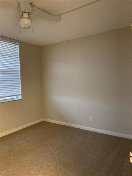 Building Photo - 250 Jacaranda Dr