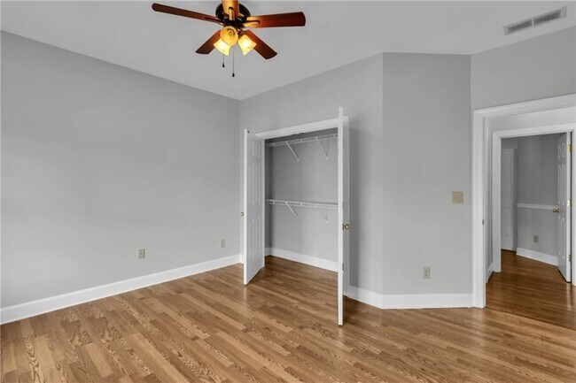 Building Photo - 1085 Castle Pointe Ln